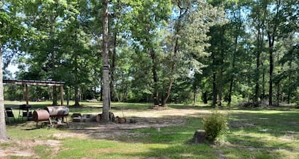 Cabin #2 at Monterrey Park an Boat Launch area on Lake Sam Rayburn
