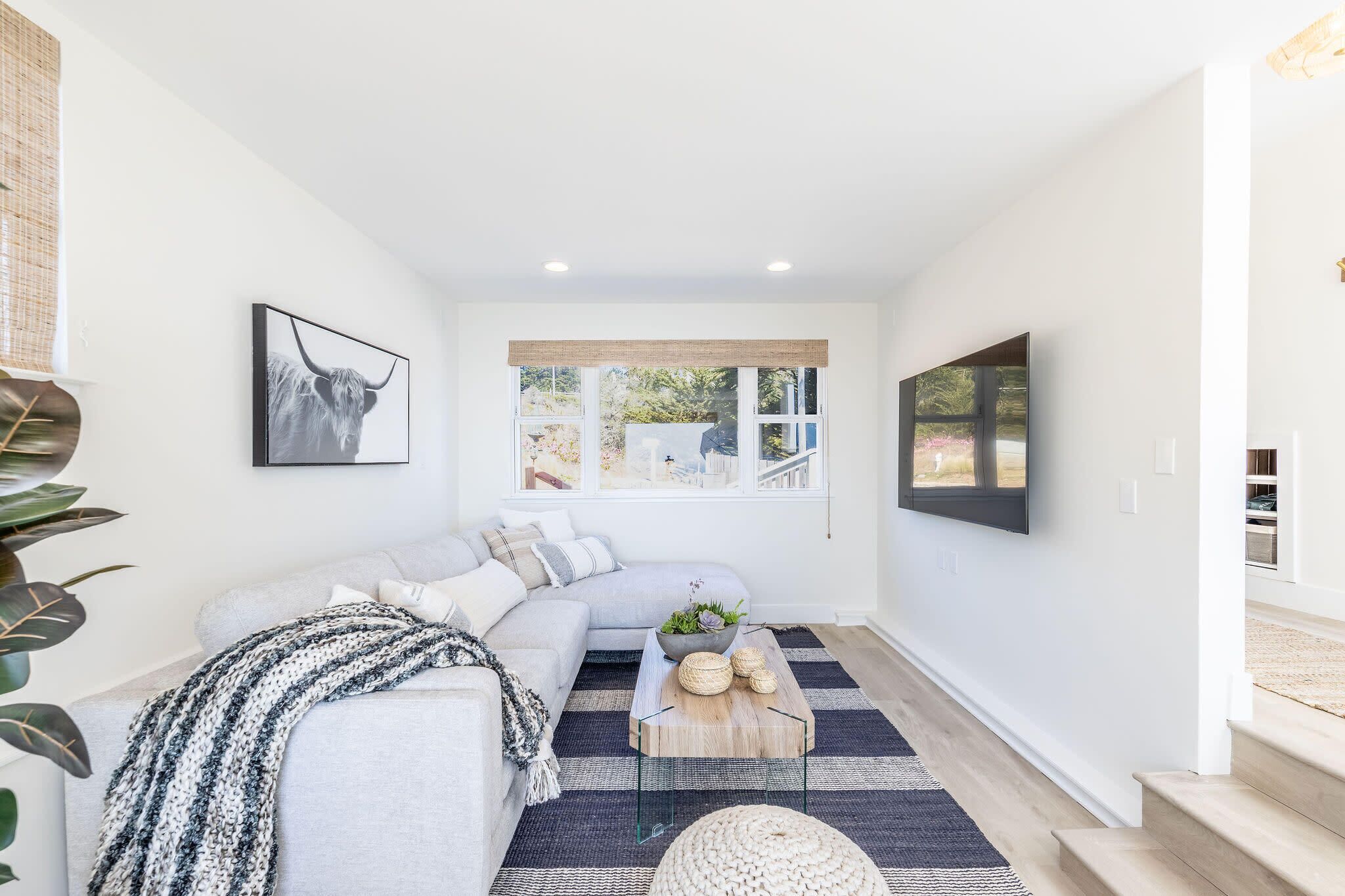 Oceanfront Coastal Home w/ Breathtaking Views – Hiking, Beaches & More