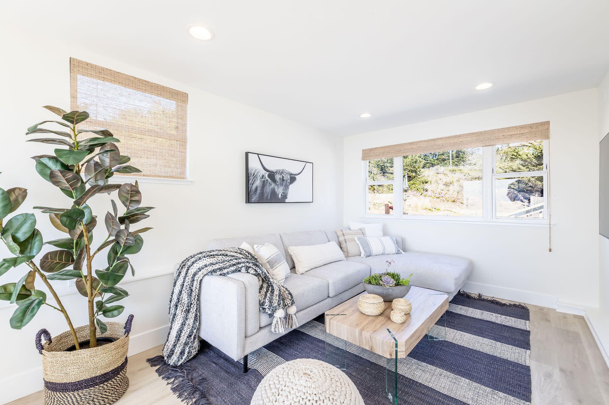 Oceanfront Coastal Home w/ Breathtaking Views – Hiking, Beaches & More