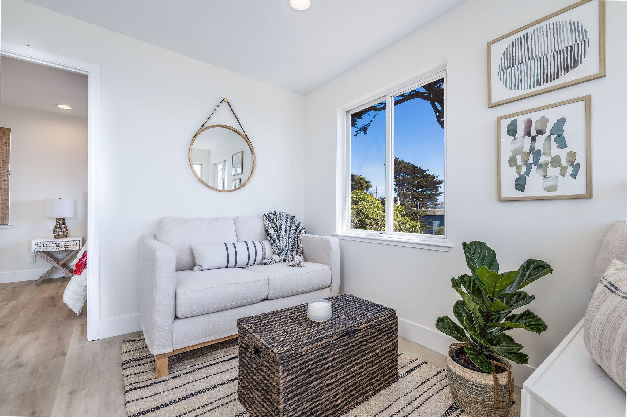 Oceanfront Coastal Home w/ Breathtaking Views – Hiking, Beaches & More