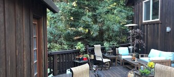 Luxury Redwood House across from the Russian River