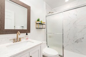 Shower - Charlotte Pondside Oasis (Charlotte)