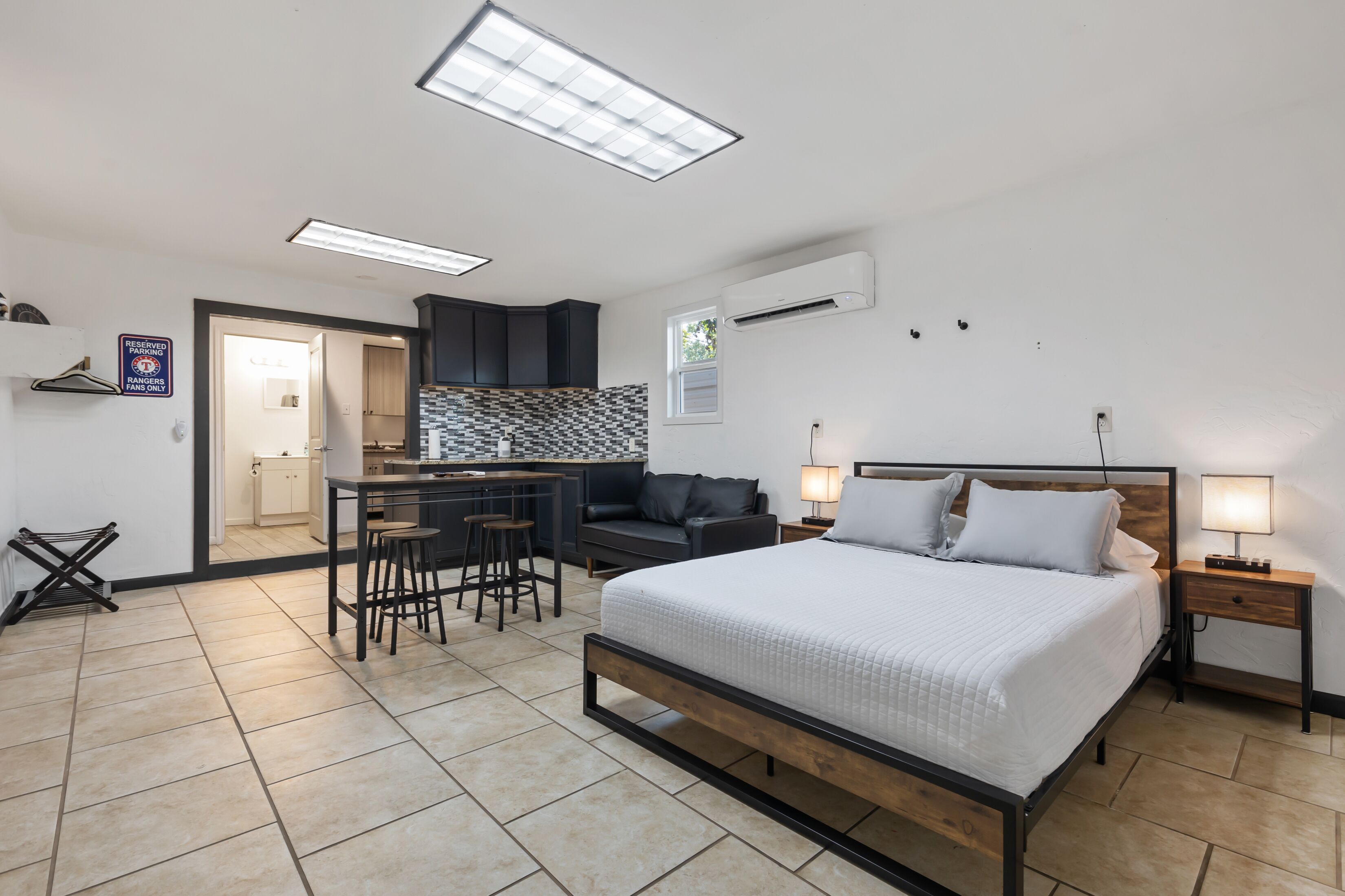 Guest House - Close to AT&T Stadium!