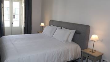 Ropa de cama de alta calidad, colchones Select Comfort y minibar