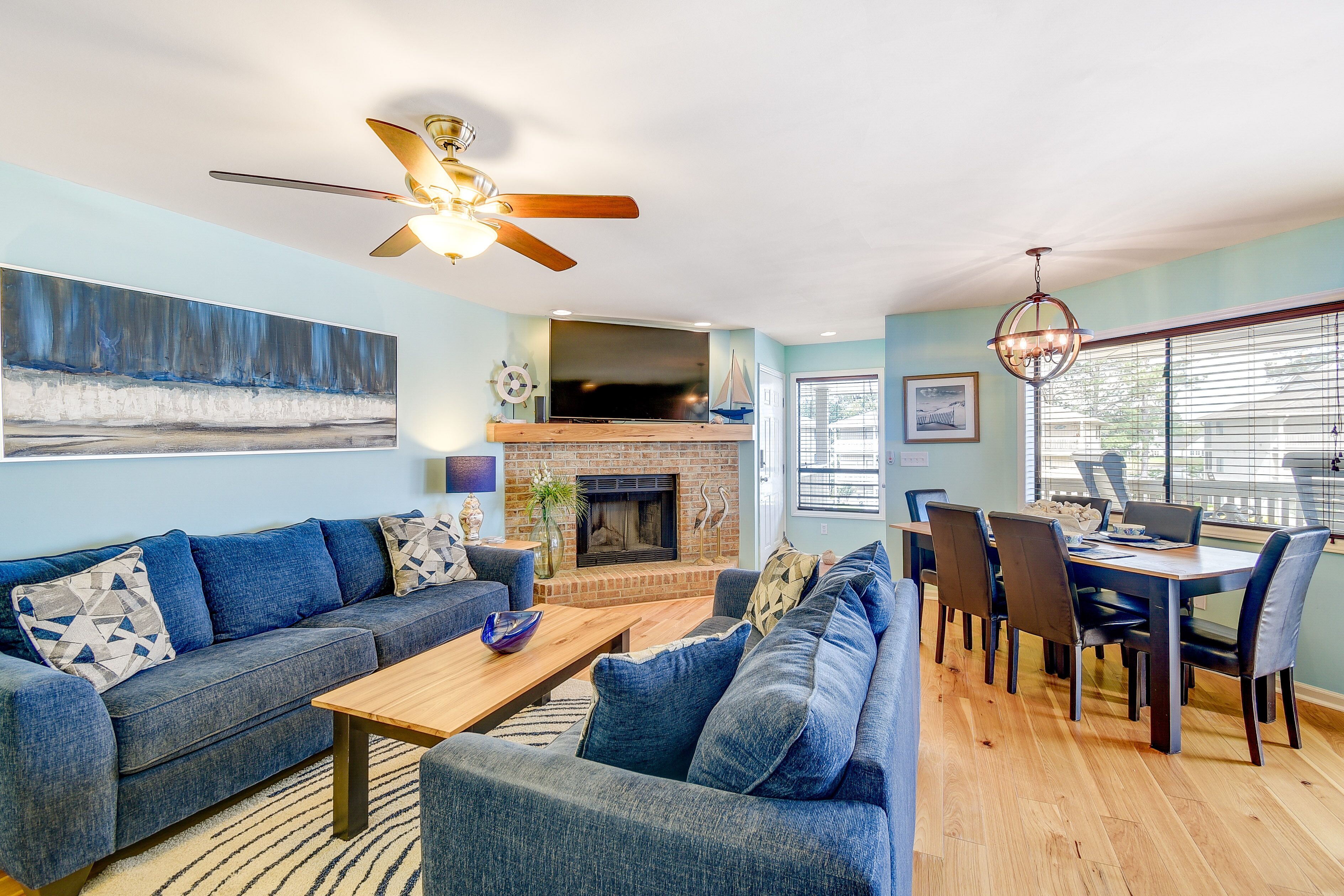 Little River Condo w/ Balcony: Pool & Hot Tub!