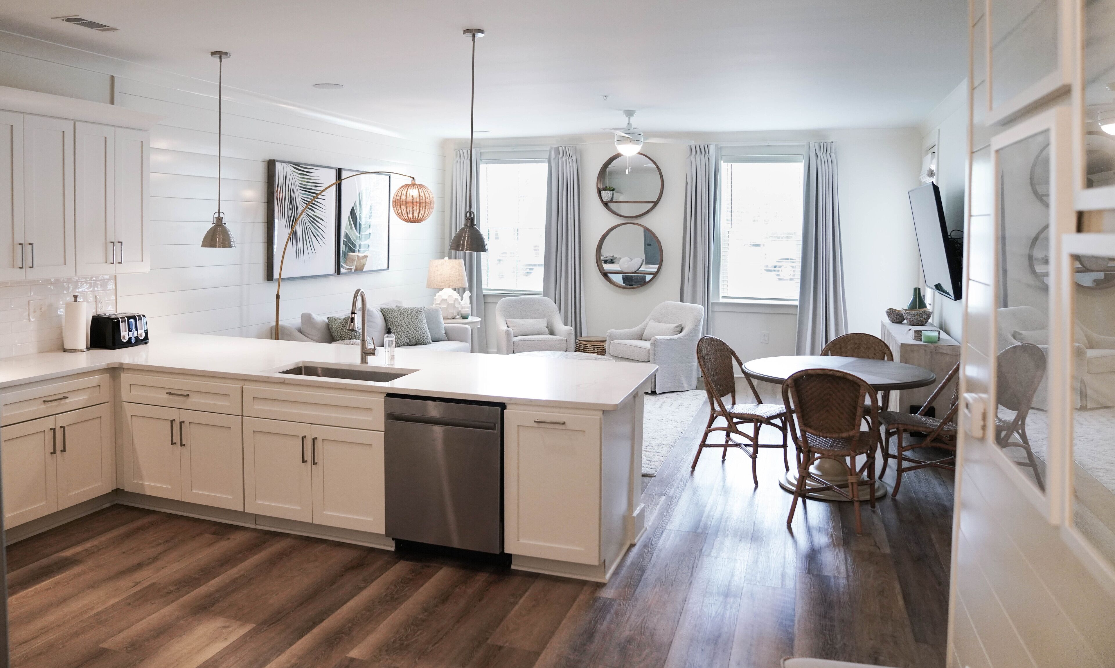 UNDER THE PALMS! 2 BR/ 2 BATH CONDO NEAR HWY 30A!!