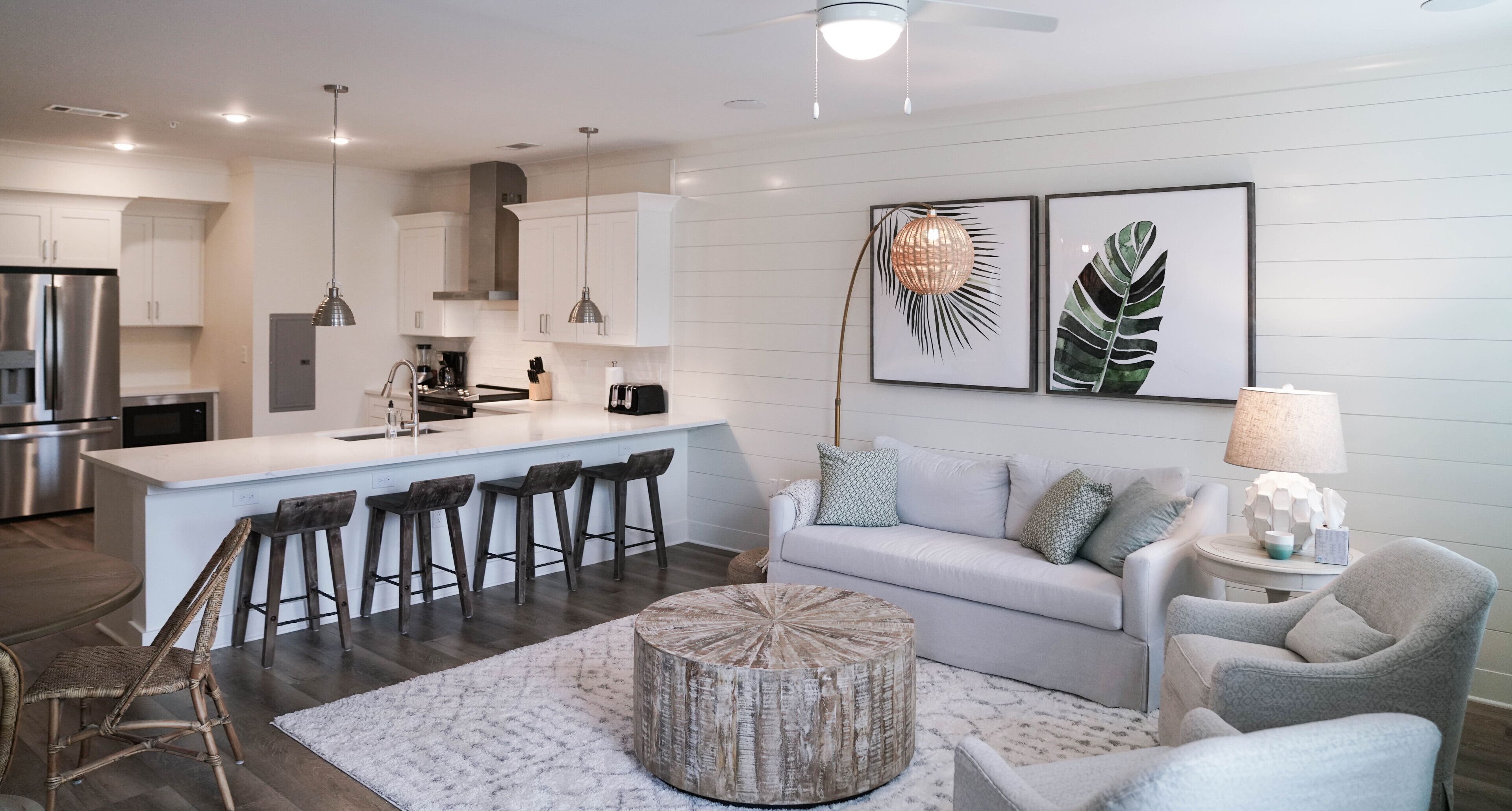 UNDER THE PALMS! 2 BR/ 2 BATH CONDO NEAR HWY 30A!!