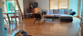 Maison en Bois, à 10 Minutes de la mer et des Chemins de Randonnées