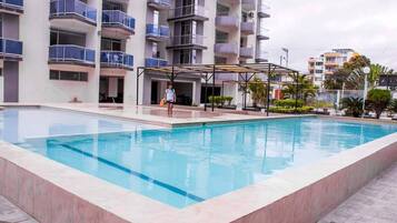 Ulkouima-allas, lämmitetty uima-allas