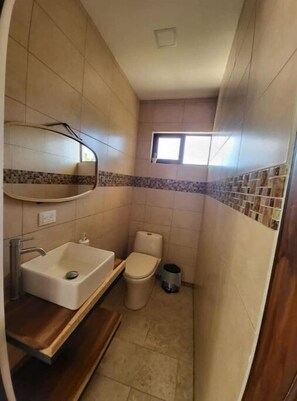 Dusche, Handtücher, Seife, Toilettenpapier