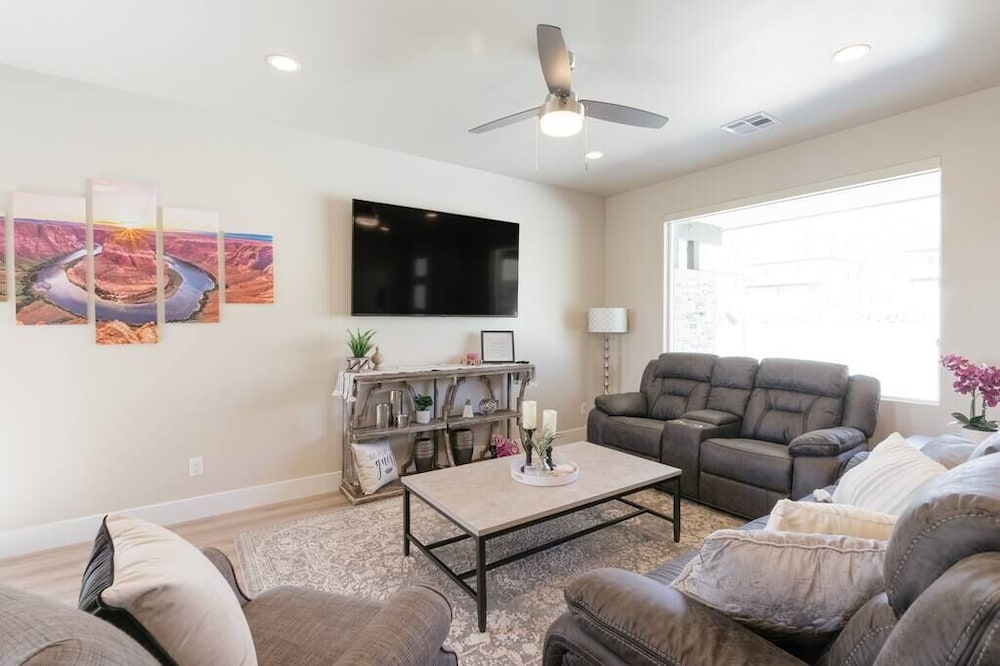 Peekaboo Canyon-4Bed3BathHotTub