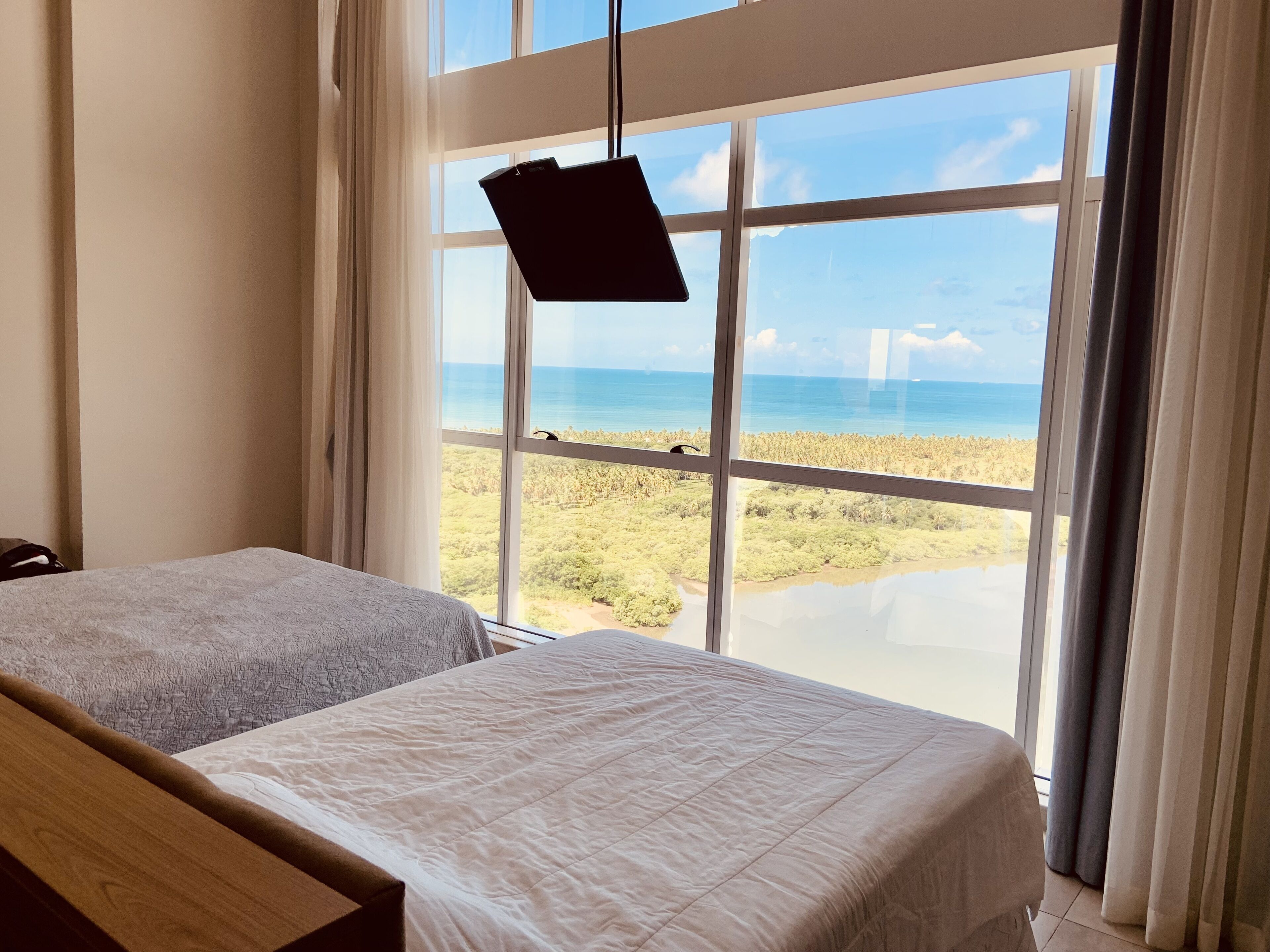 Premier Studio Suite | Minibar, laptop workspace, iron/ironing board, free WiFi