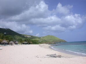 Am Strand, Liegestühle, Strandtücher
