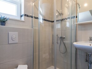 Apartment | Bathroom | Shower, hair dryer - Begovic Guest House - One-bedroom Apartment (Dubrovnik)
