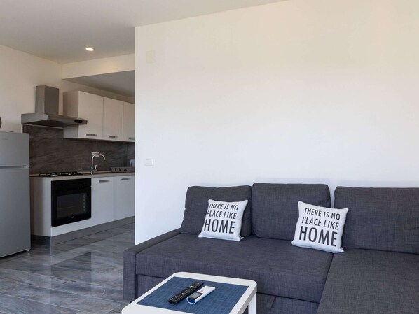 Apartment | Eigene Küche | Kühlschrank, Mikrowelle, Ofen, Herdplatte