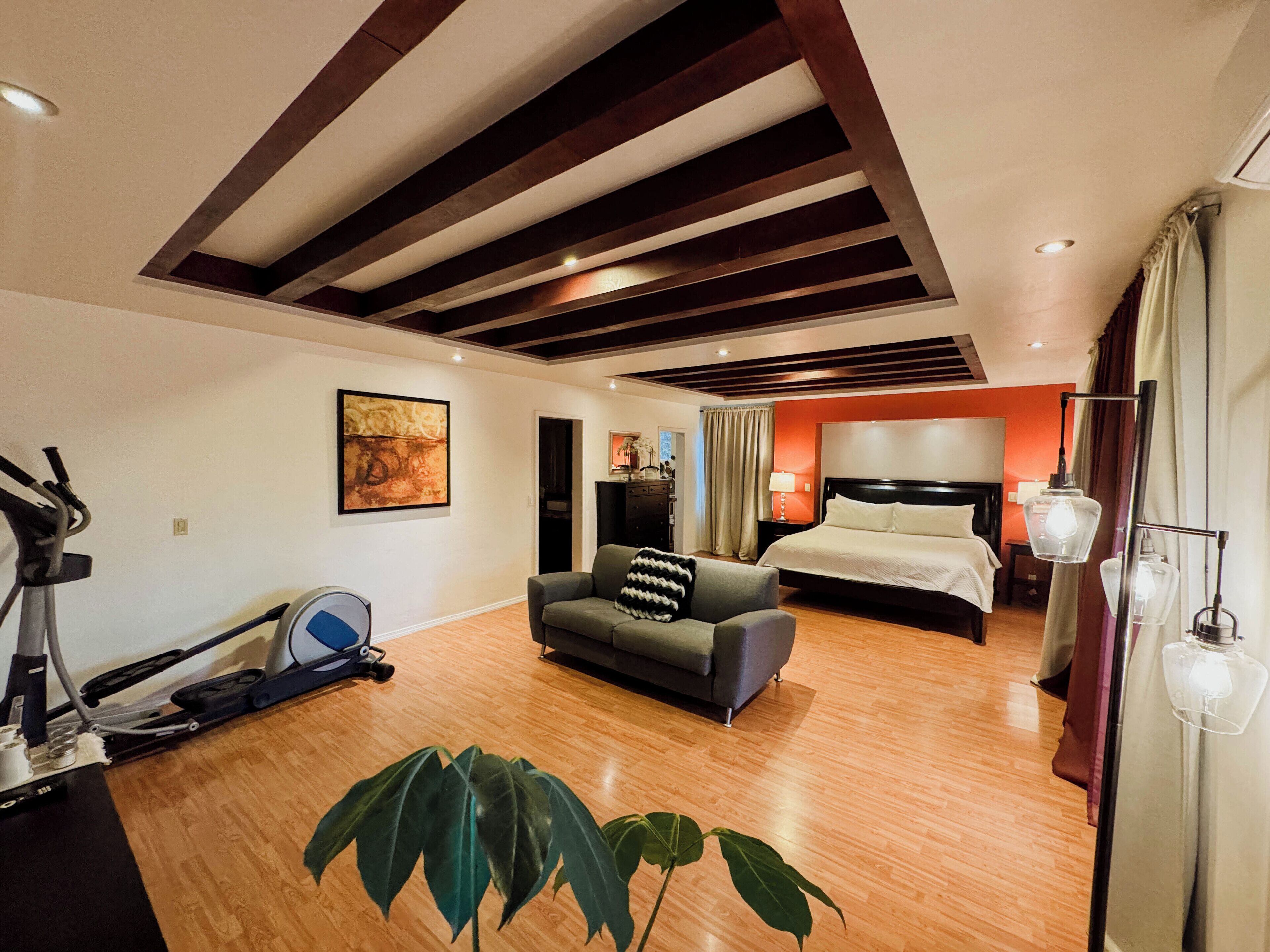 Suite con terraza | 熨斗/熨衣板、免費無線上網、床單