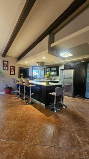 Chambre Familiale | Cuisine privée