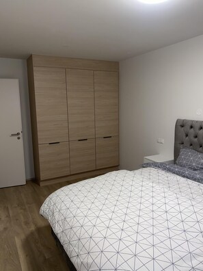 2 bedrooms, WiFi, bed sheets