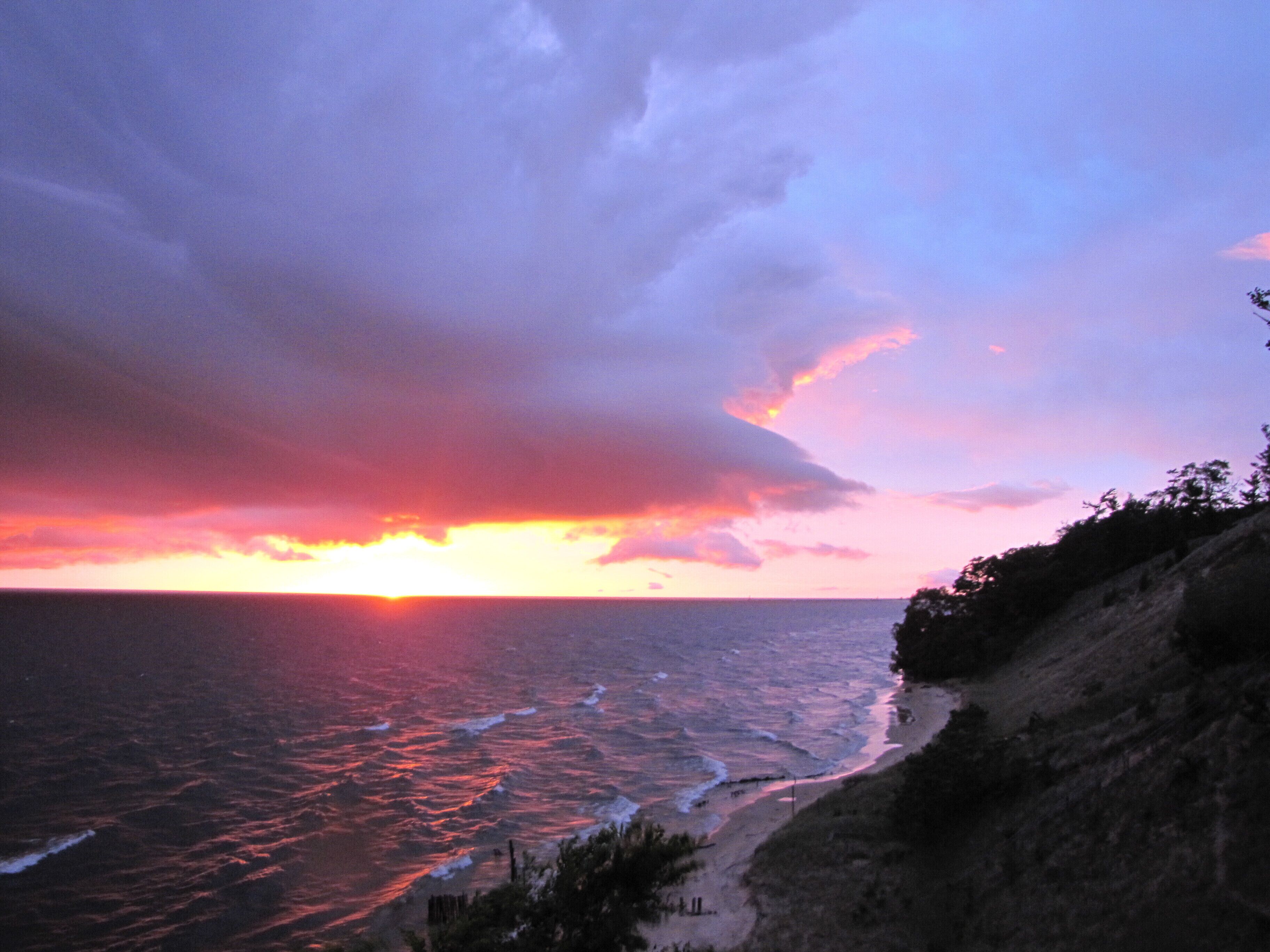Large three bedroom cottage sitting on Lake Michigan bluff in the Muskegon area.