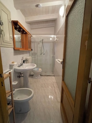 Shower, hair dryer, bidet, towels - Hecuba house (Portopalo di Capo Passero)