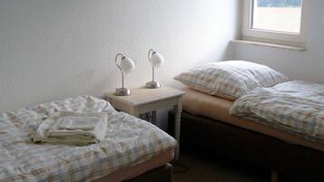 6 bedrooms, individually furnished, bed sheets