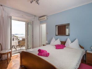 1 bedroom - Rooms Tupina by Paulina - Superior Double Room With Balcony and Sea View (Zupa dubrovacka)