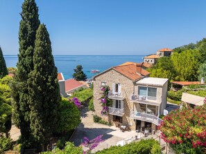 Interior detail - Rooms Tupina by Paulina - Superior Double Room With Balcony and Sea View (Zupa dubrovacka)