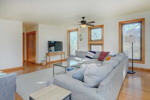 TV, fireplace, offices - Our sunny, solar-powered home is located on the biking path that leads to Salida’s quaint downtown. The house has a rural feel and fantastic panoramic views, but is just 1.5 miles from all the restaurants, galleries, shops, and parks of Salida. (Salida)