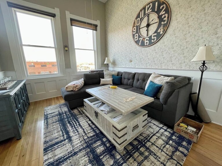 2nd Story Condo Overlooking The F Street Pedestrian Mall, Downtown Salida! - Salida, CO