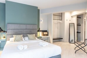 1 bedroom, in-room safe, iron/ironing board, free WiFi