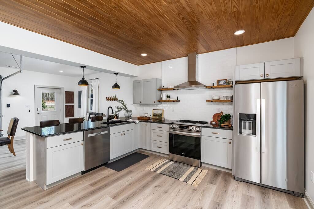 Sleeps 6: Game Room, Winery & Brew Trail, Hiking, Golfing