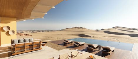 Minibar, in-room safe, desk, laptop workspace