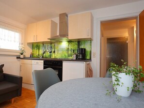 Apartment | Private kitchen | Electric kettle, toaster, high chair - Ferienhaus in Rietheim (Villingen-Schwenningen)