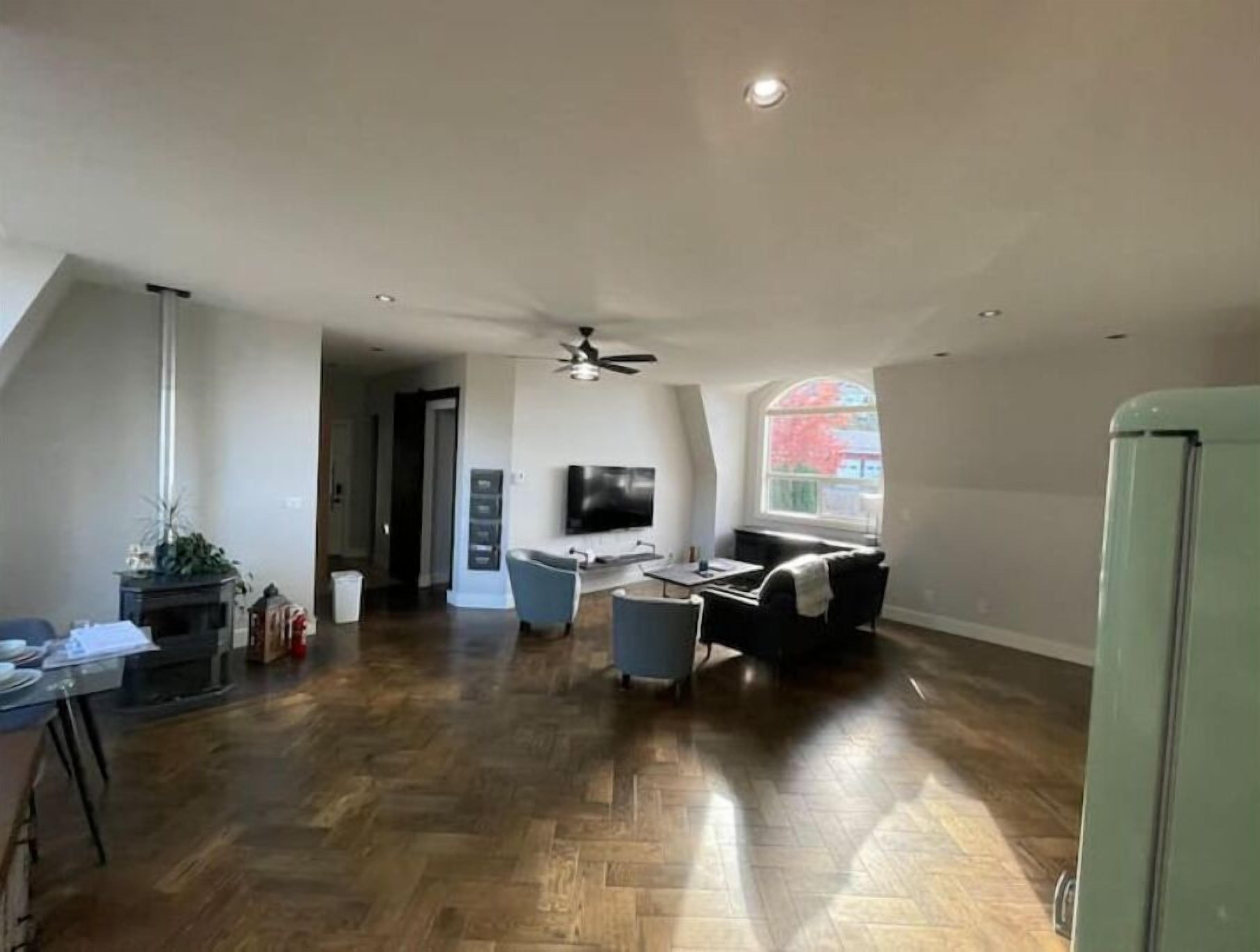 Cozy 1 Bedroom on a Small Acreage Paradise