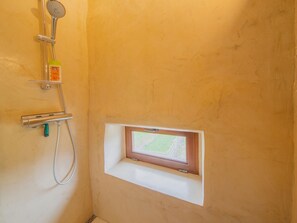House | Bathroom - Tranquil Home in Tinlot (Tinlot)