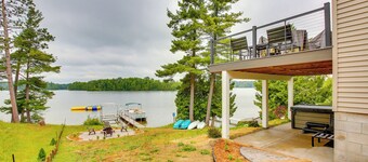 Hot Tub + Games! Lakefront Traverse City Retreat