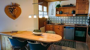 Fridge, oven, dishwasher, coffee/tea maker - Apartment Schweizerhof 242 Lenzerheide (Lenzerheide/Lai)