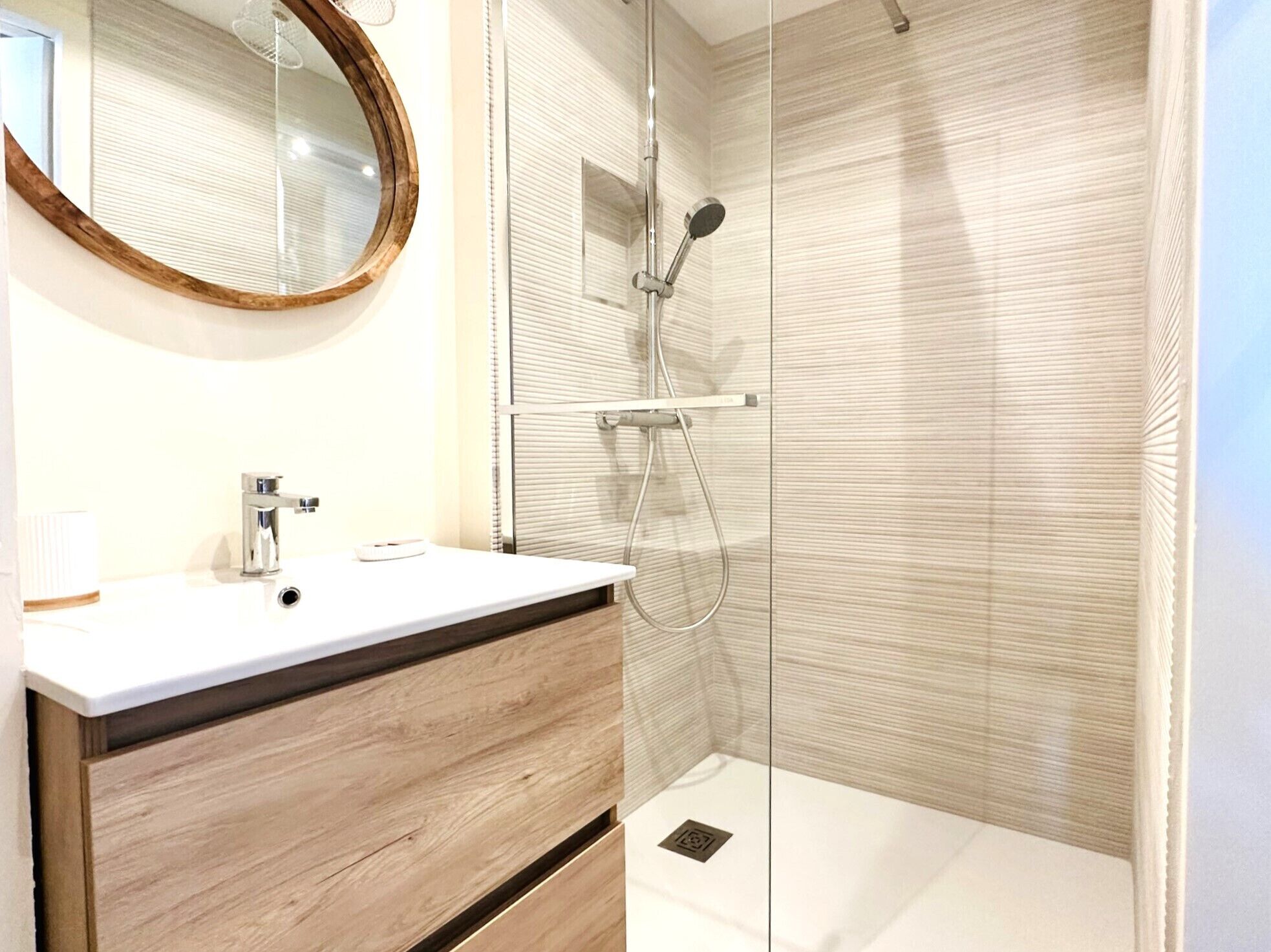 Een douche, een haardroger