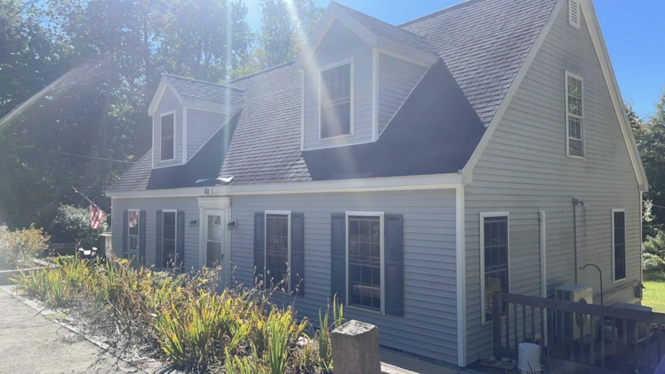 Private Spacious & Sunny Bedroom and Bath in home