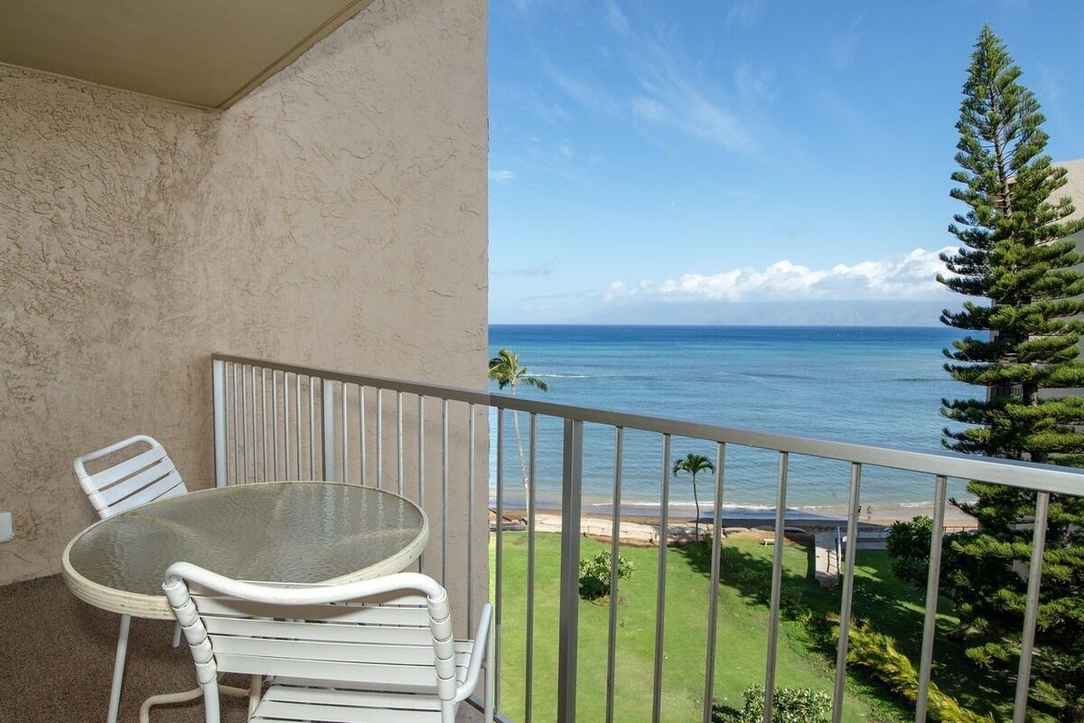 Dlx Oceanview Maui Studio...Steps to Beach!