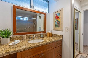 Hair dryer, towels, soap, shampoo -   Dlx OCEANVIEW Maui  Studio..Updated!
West Maui. AC. Royal Kahana. (Lahaina)