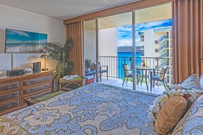 1 bedroom, iron/ironing board, travel cot, free WiFi -   Dlx OCEANVIEW Maui  Studio..Updated!
West Maui. AC. Royal Kahana. (Lahaina)