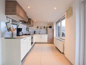 House | Private kitchen - Lovely Holiday Home in Gros Chene With Bubble Bath (Havelange)