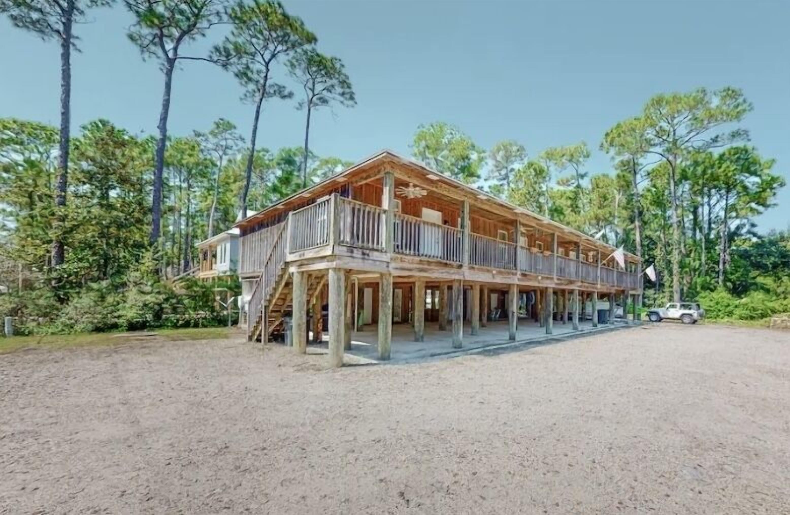 Condo Retreat .25 miles from Dunes/Pelican Bay!