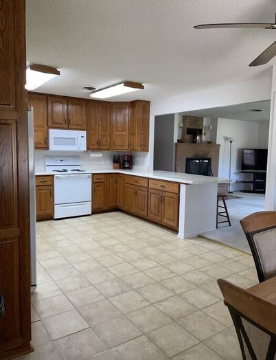 Fisherman's Roost by Bucksaw Marina, Truman Lake