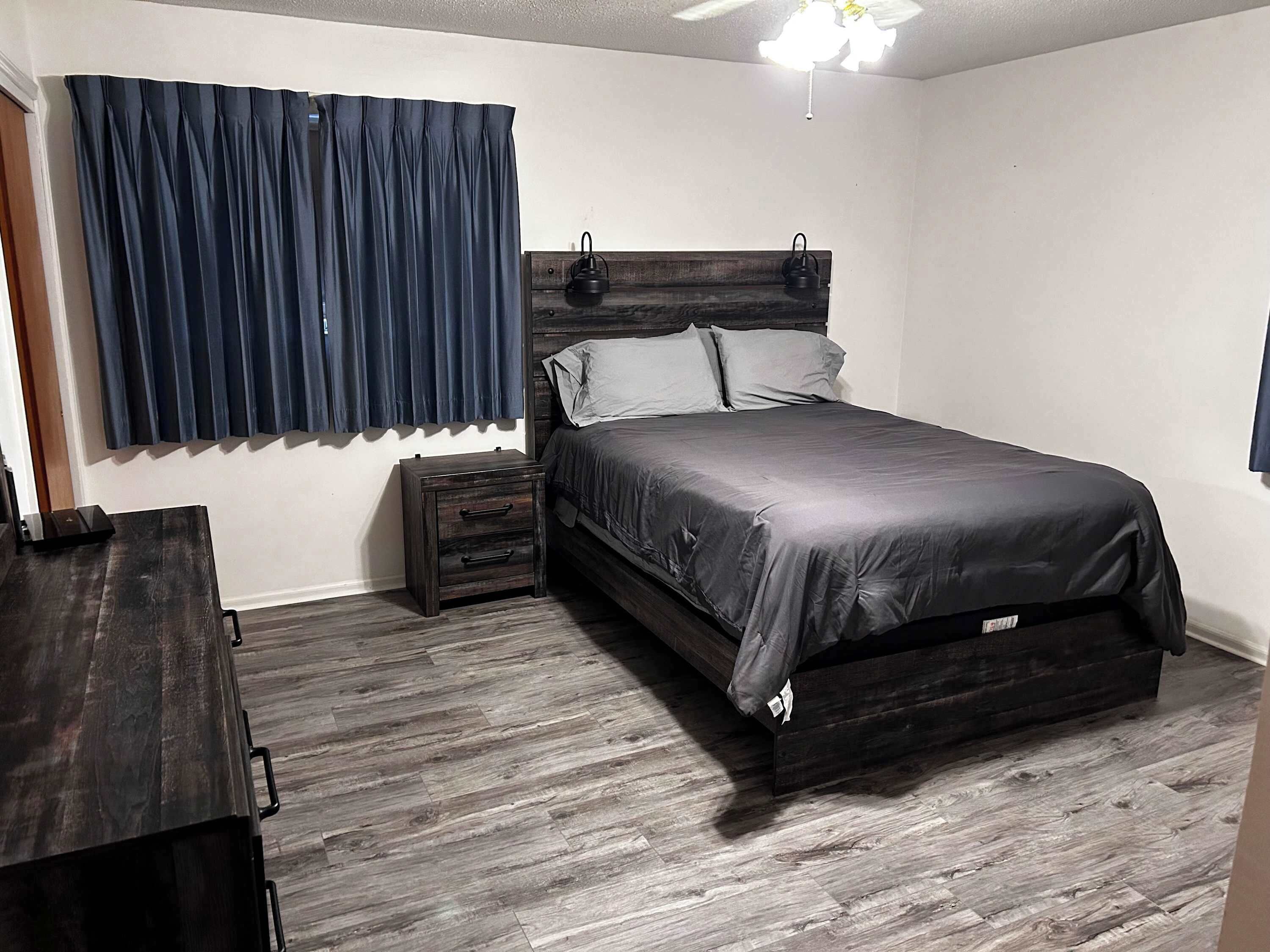 3 bedrooms, iron/ironing board, travel cot, WiFi