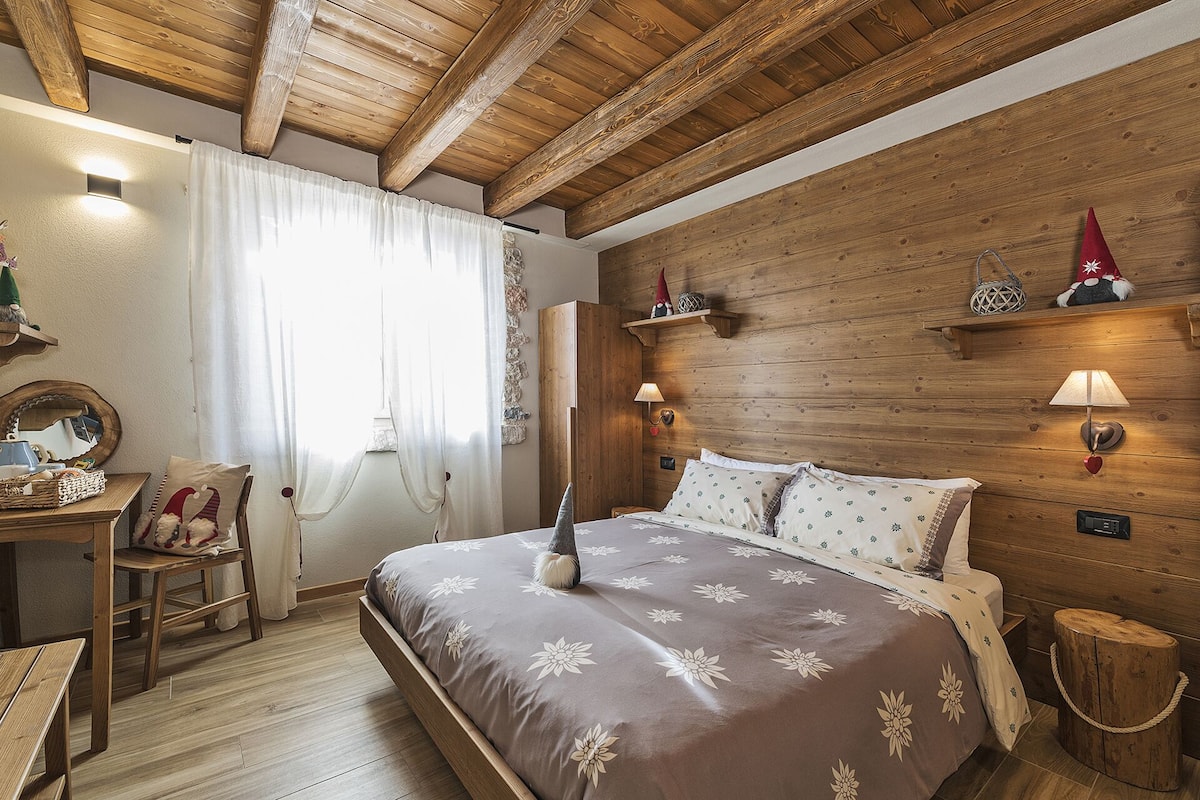 Habitación Confort, 1 cama Queen size, baño privado, vista a la montaña | 1 habitación, ropa de cama de alta calidad y edredón