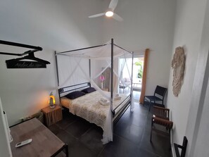 3 bedrooms, iron/ironing board, travel crib, free WiFi - New Villa Coco Banana private pool 400m from the sea (Saint-François)