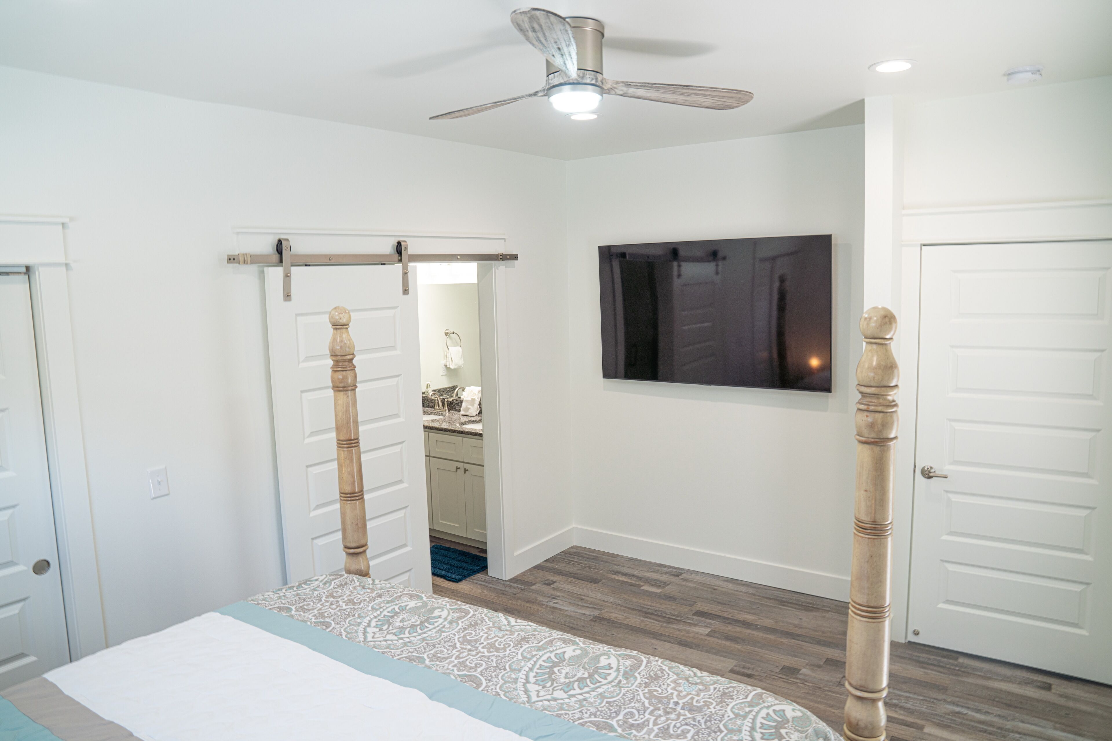 Luxury Home w/Pool & 35' Parking Area