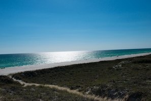 Una playa cerca